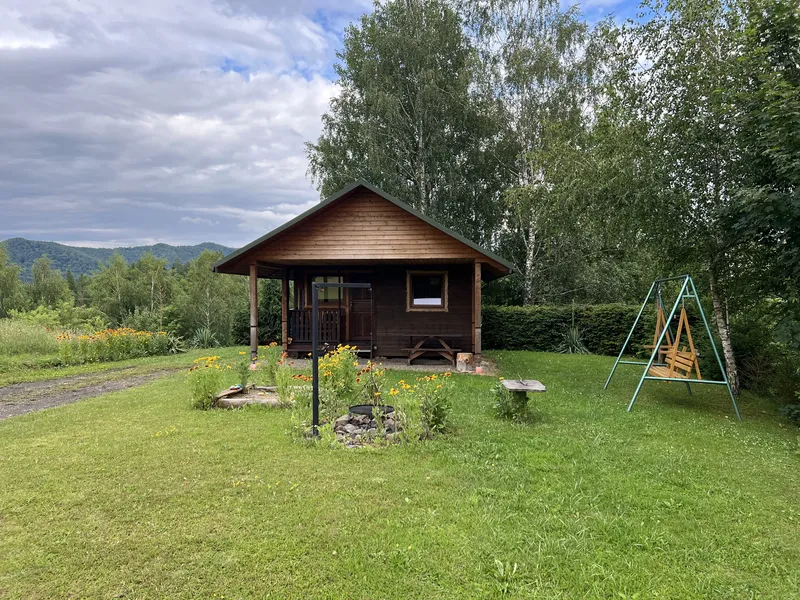 Domek nr 1 Letni Poranek — osobna chatka na wzgórzu w Bukowcu Bieszczady